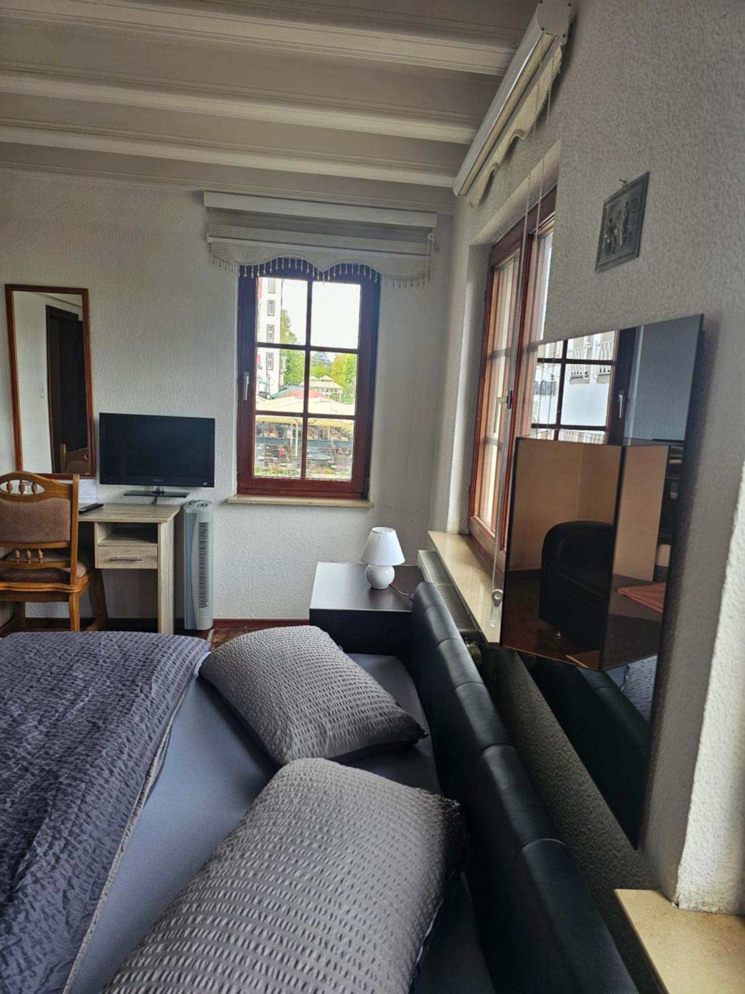 Aparthotel Haus Enteresan Kolonia Zewnętrze zdjęcie