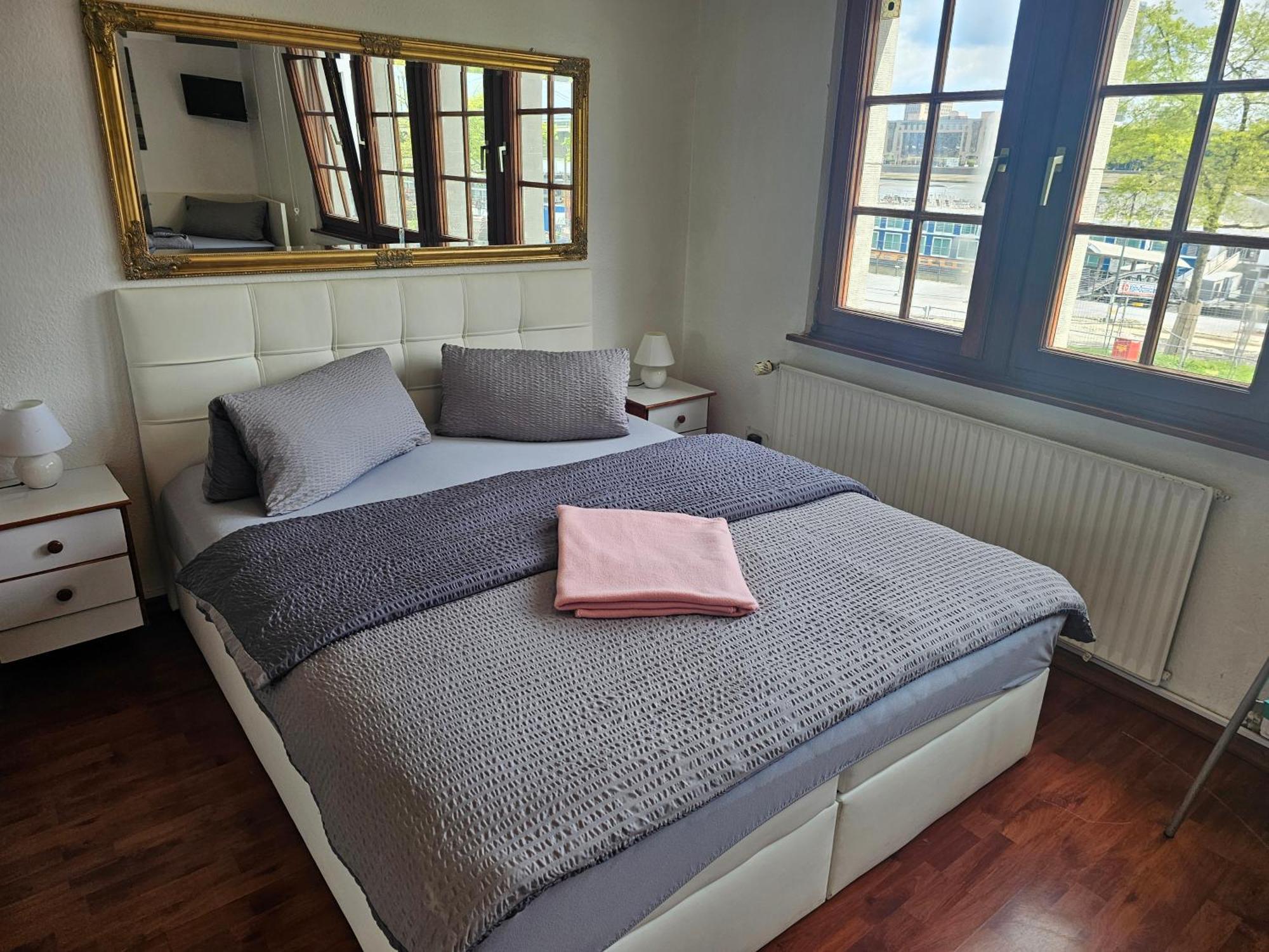 Aparthotel Haus Enteresan Kolonia Zewnętrze zdjęcie